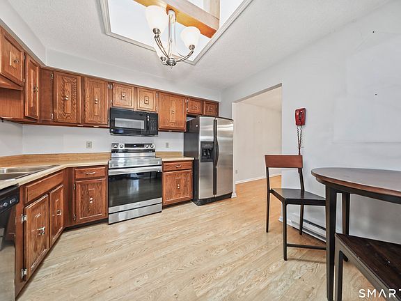 4th image of 123 Queens Road #123