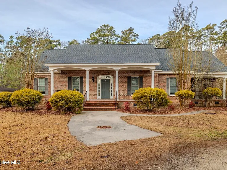 801 Sawmill Landing Rd — Photo 1