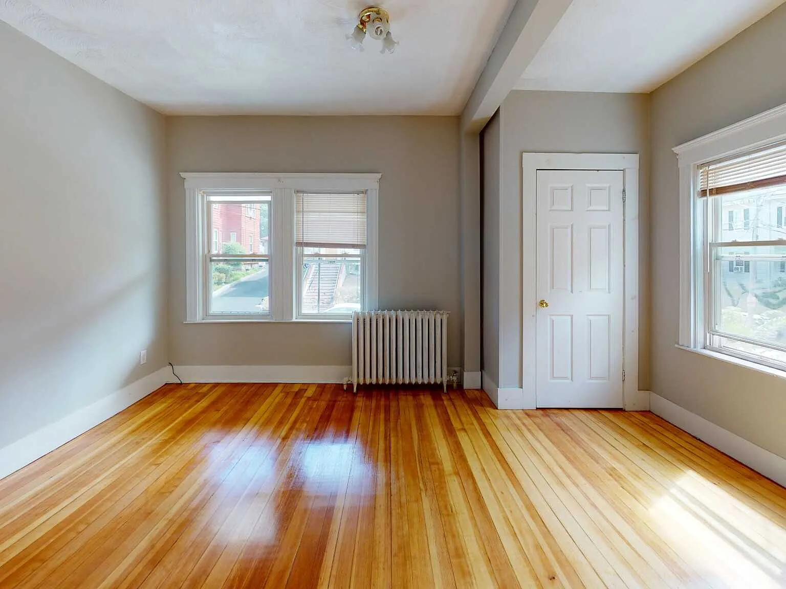 3 bed, $2,595 — Photo 2