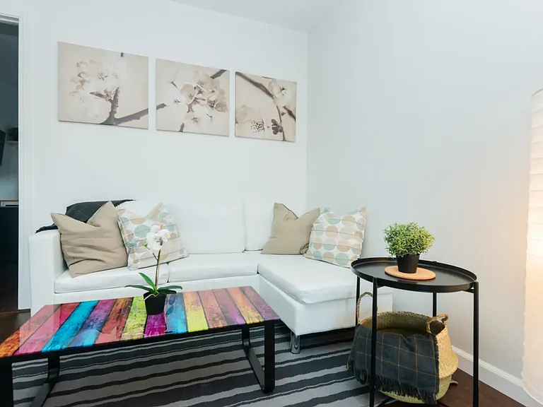 420 N Serrano Ave #B6 — Photo 5