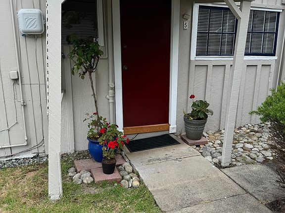 2nd image of 628 Pine Ave APT 5