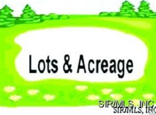 4 Lockhaven Est, Godfrey, IL 62035