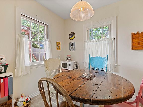 5th image of 587 Orchard Ave