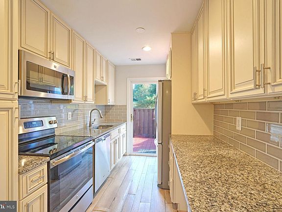 4th image of 5555 Peppercorn Dr
