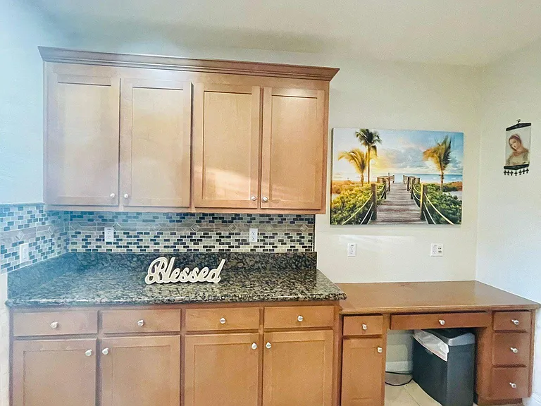 381 W Alameda Dr — Photo 10