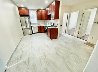 2555 47th St #2R, Astoria, NY 11103