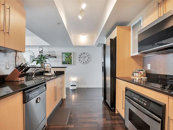 4th image of 325 Biscayne Blvd Unit 3921