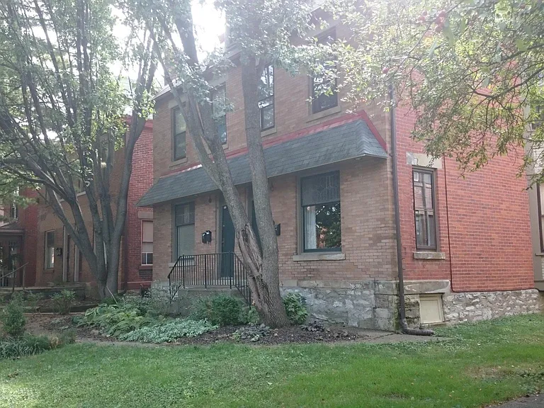 233 1/2 Wilber Ave — Photo 2