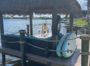 837 SE 3rd Ter, Cape Coral, FL 33990