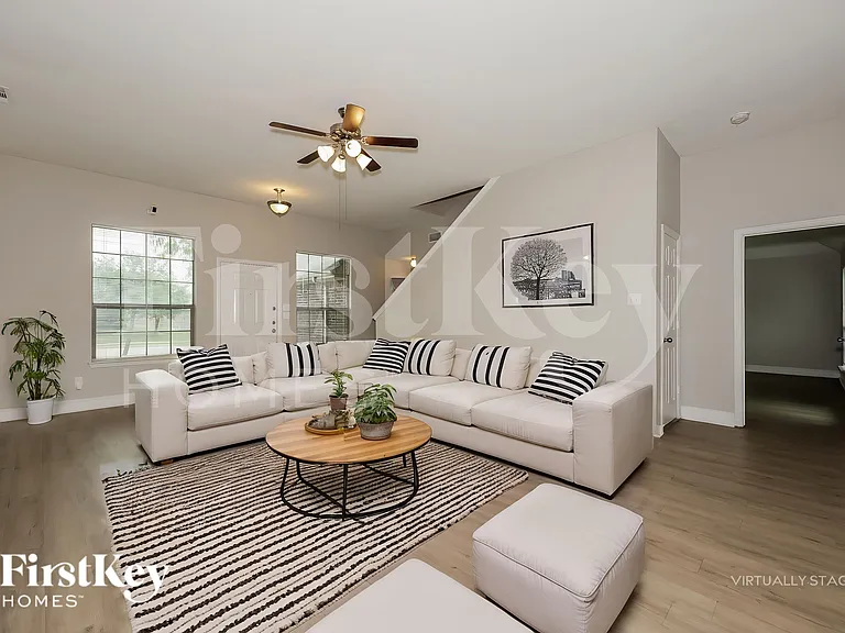 15630 Gatsby Ln — Photo 3