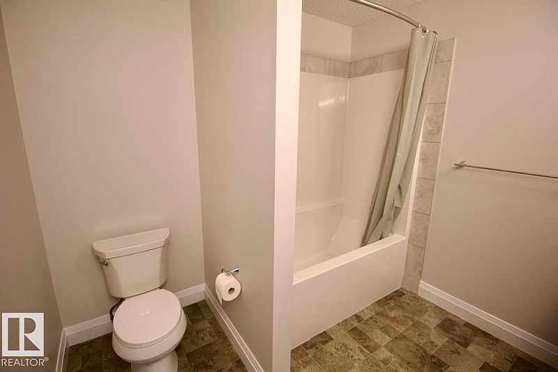 Edmonton House for rent - 3 Bedrooms — photo 25
