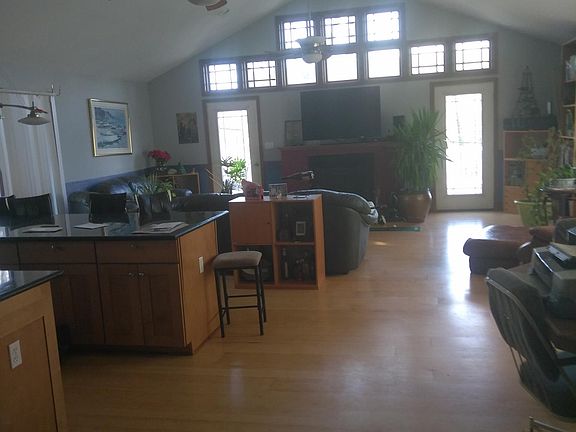 5th image of 715 Cottonwood Dr