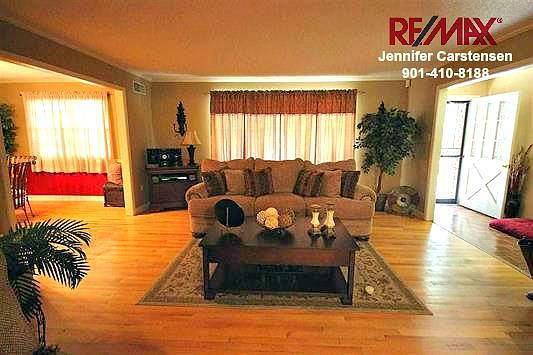 3rd image of 3753 Winderwood Cir