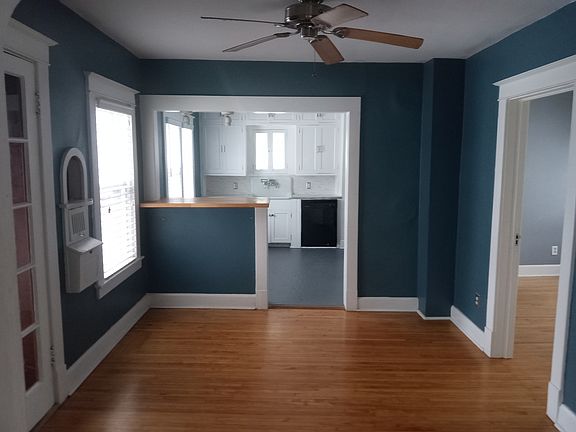5th image of 1211 23rd Ave NE #2
