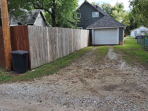 Attached 1 car garage