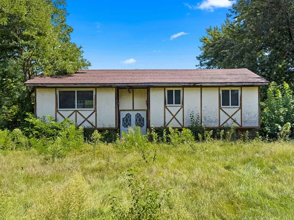 15320 N Vonachen Dr, Chillicothe, IL 61523