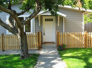 2728 NE 96th St, Seattle, WA 98115