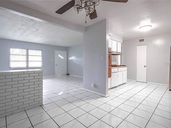5th image of 3212 Sutton Dr