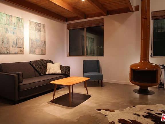 4th image of 100 Venice Blvd #14