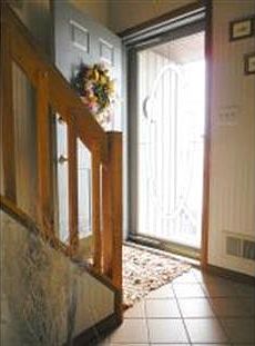 3rd image of 604 Jennifer Ln