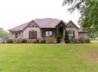 112 Las Brisas Dr, Decatur, TX 76234