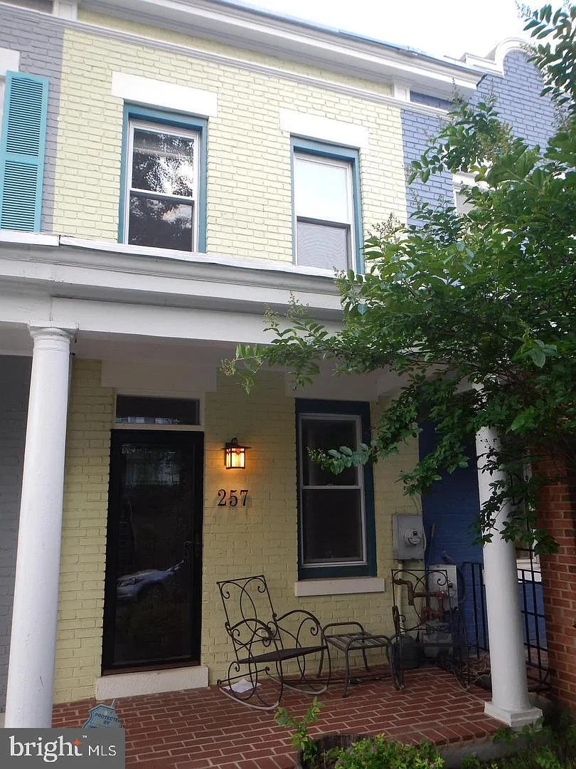 2 bed, 2.5 bath, 980 sqft, $3,000 — Photo 2