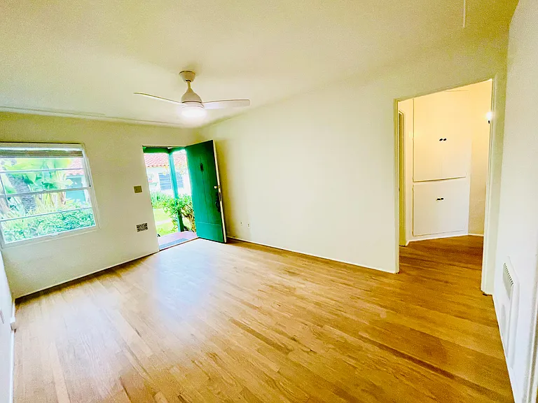 4851 Brighton Ave #A — Photo 11