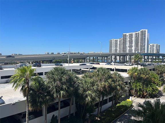 4th image of 19380 Collins Ave APT 401