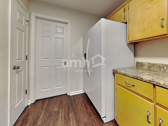 3rd image of 230 Fontenot Dr