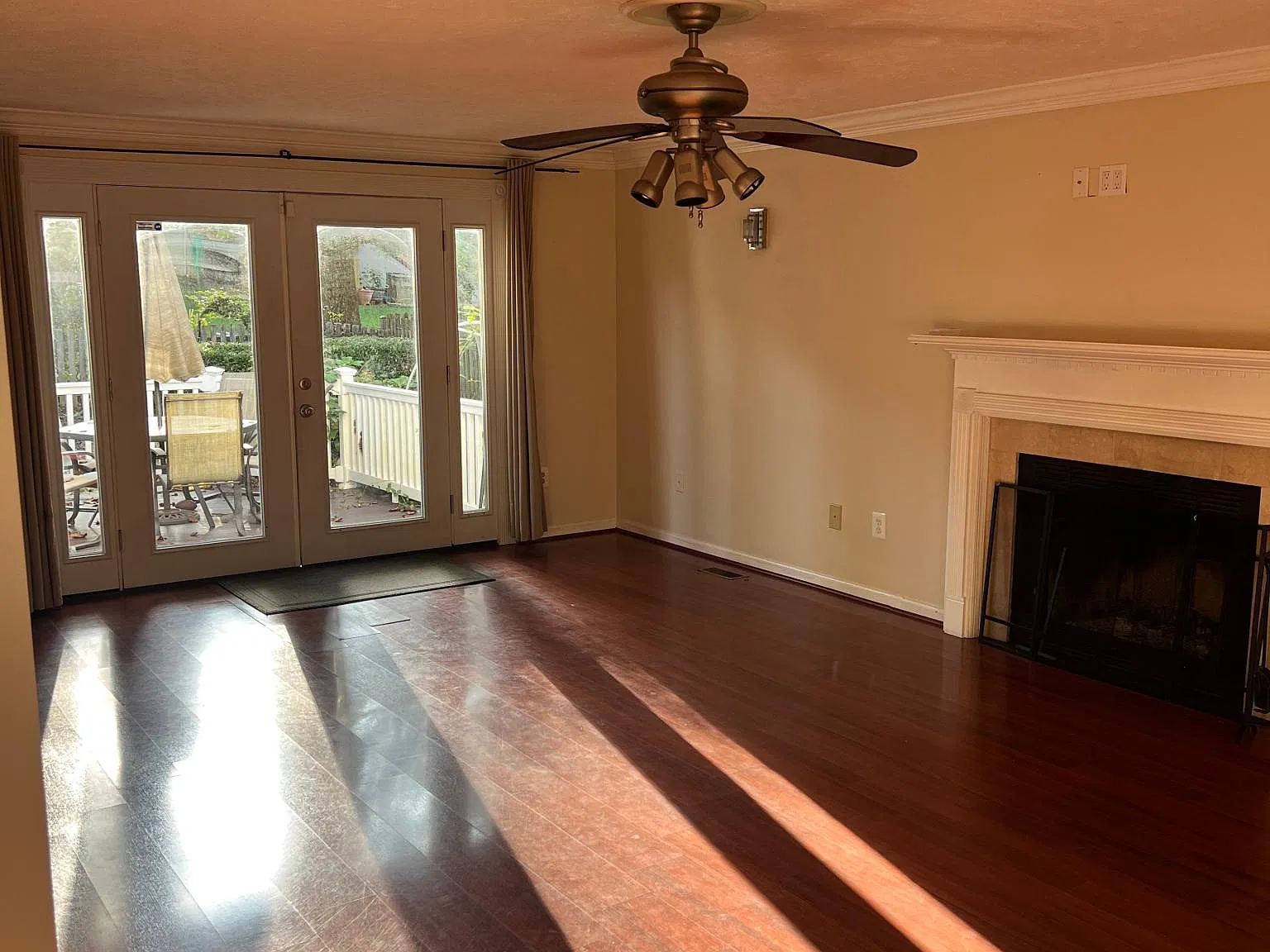 3 bed, 2.5 bath, 1920 sqft, $3,000 — Photo 3