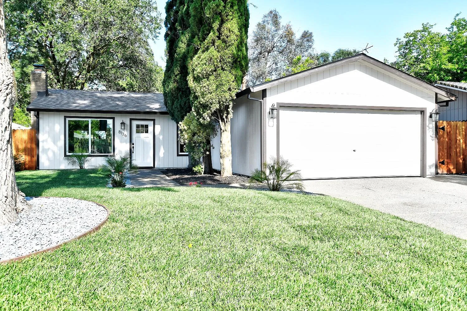 8136 Zenith Dr photo 1