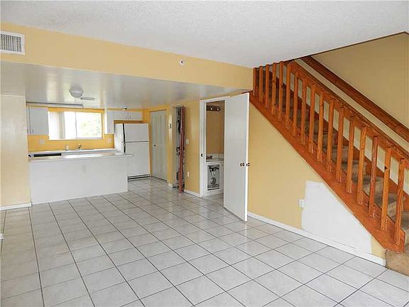 3rd image of 611 NW 82nd Ave APT 315
