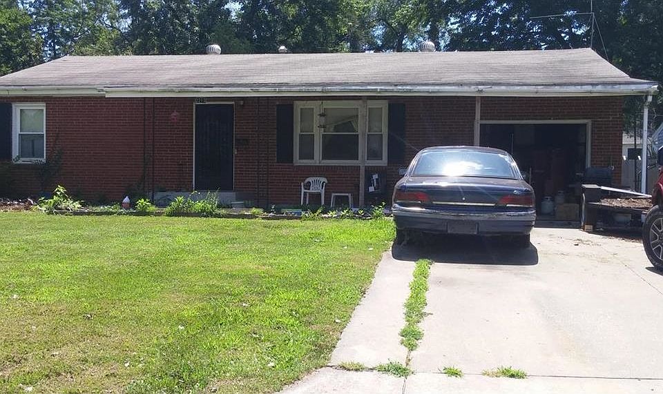 2nd image of 2213 W 5th St