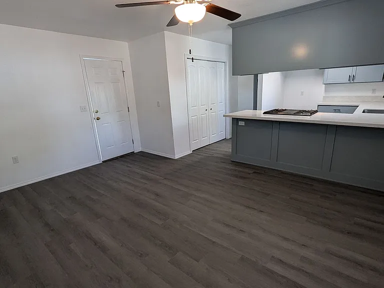 830 E Isham Ave — Photo 6