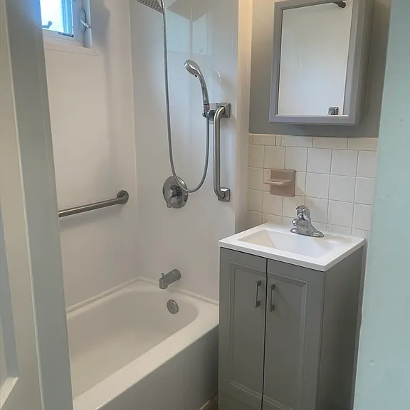 21 Arbor Ln #21 — Photo 3