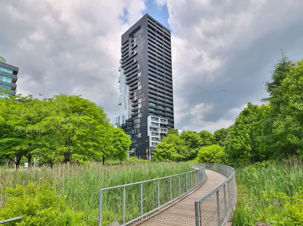 170 Bayview Ave #603, Toronto, ON M5A 0M4