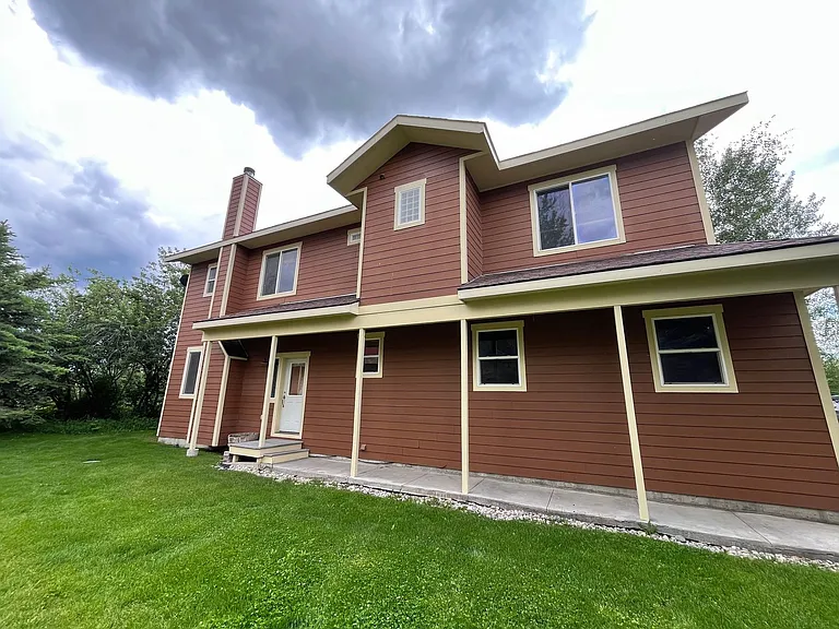 448 Forest View Dr — Photo 1