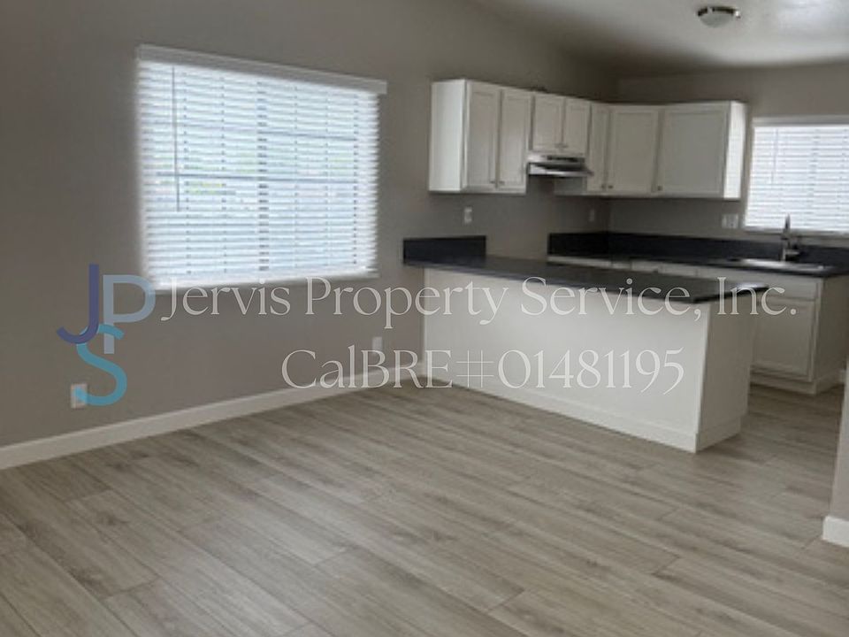 Entrance/Living Room
