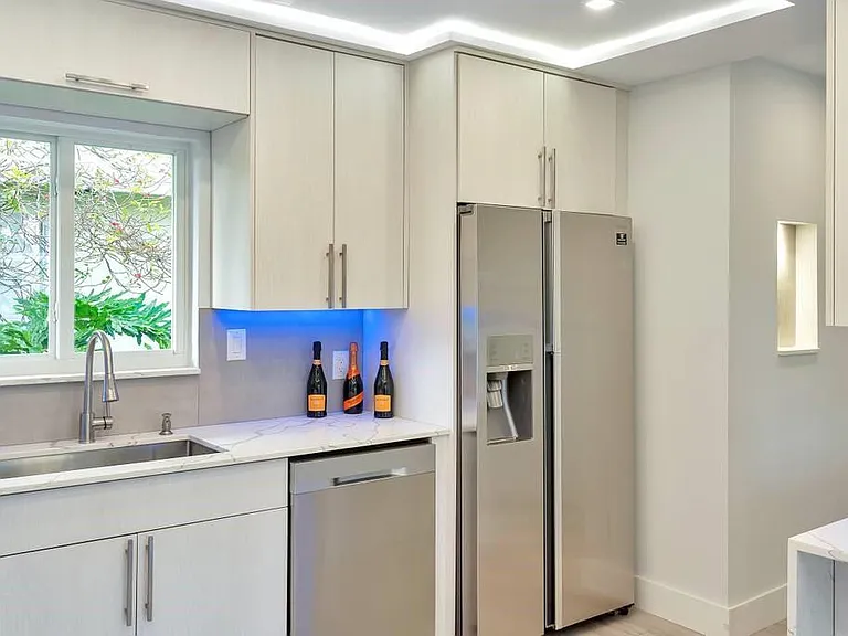 2417 Bayview Dr — Photo 19