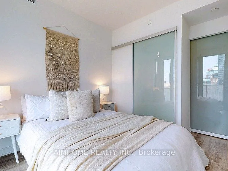 50 Charles St E #1403 — Photo 13