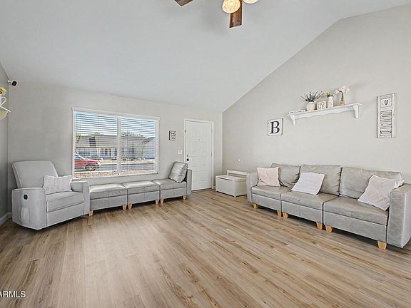 5th image of 1118 E UTOPIA Road