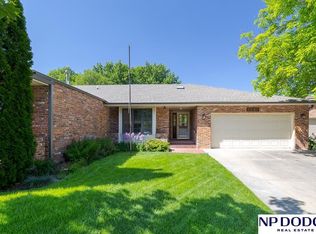 6630 Flint Ridge Rd, Lincoln, NE 68506