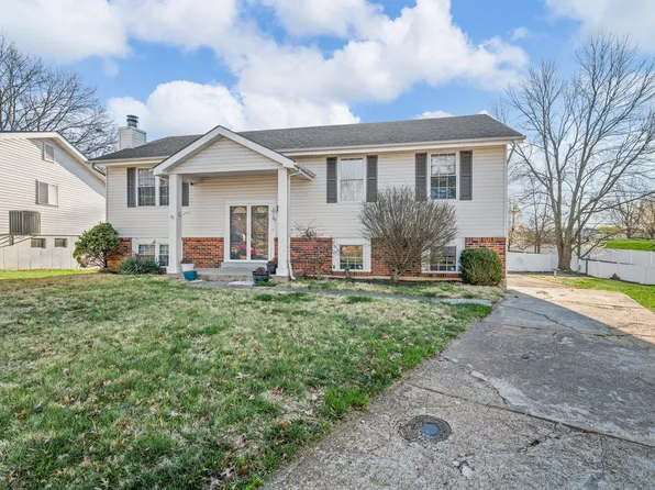 1118 Twistedoak Ct, Ballwin, MO 63021