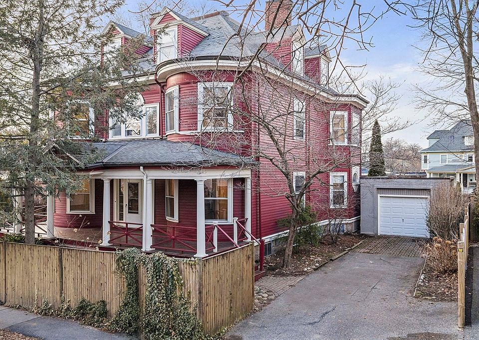 1st image of 62 Fuller St