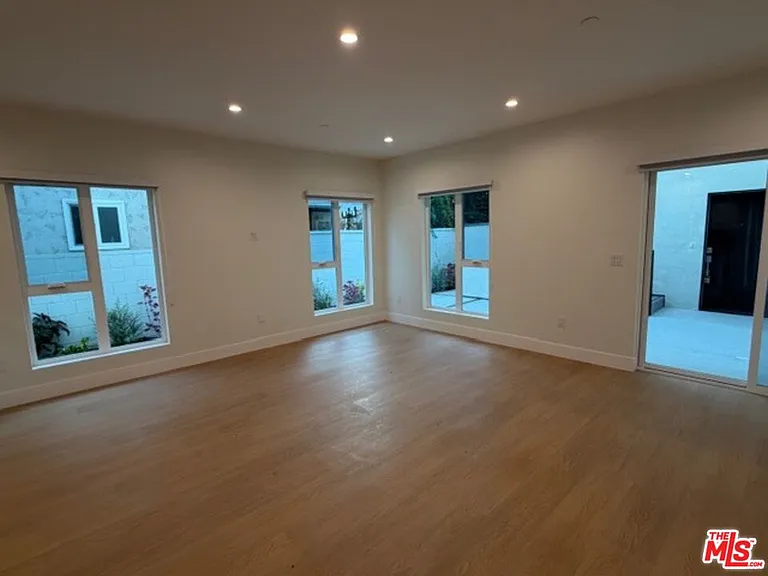 5191 Lindley Ave — Photo 9