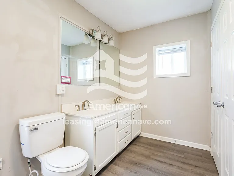 1039939_011_bathroom_13818074.jpg