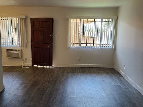 5th image of 528 N Hobart Blvd #12
