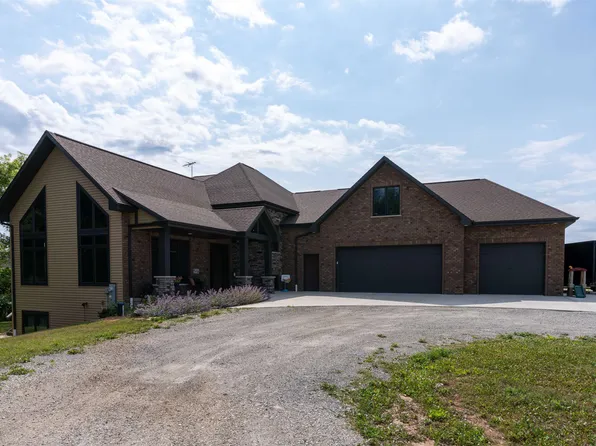 8984 County Road M, Larsen, WI 54947