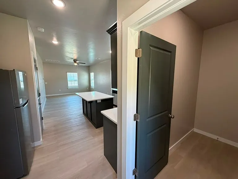 2415 SW J Ave — Photo 8