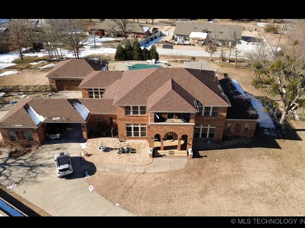 4 S Webb Pl, Sapulpa, OK 74066